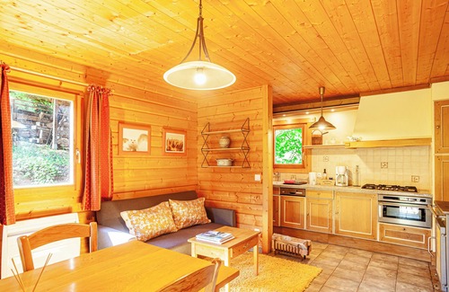 Saint-Jorioz Ski Chalet | Chalet "L'herminette" with Garden & Terrace