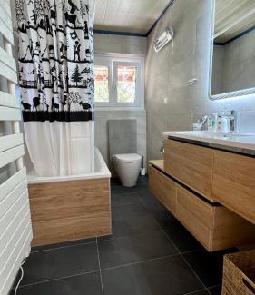 Crans-Montana Ski Chalet | Chalet La Louise avec vue imprenable