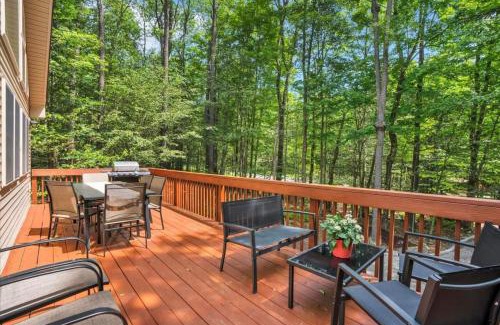 Gouldsboro Ski Chalet | Chalet Lake, Movie Theater, Hot Tub, Arcade