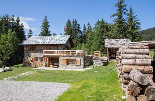 Meribel Ski Chalet | Chalet Le Plaigny - golf de Méribel