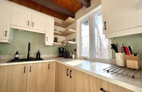 Orford Ski Chalet | Chalet Le Renard - Oasis of nature with private hot tub