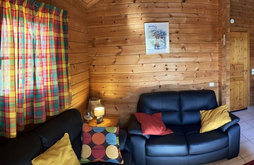 Mauroux Ski Chalet | Chalet 'Le Roy' with Shared Pool, Private Terrace and Wi-Fi