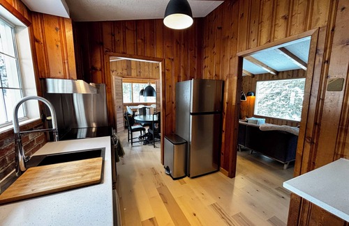 Lac Superieur Village Ski Chalet | 🏡 Chalet LE SUPÉRIEUR – Waterfront, 6 km from Mont-Tremblant 🎿