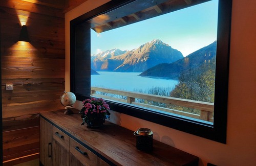 Vaujany Ski Chalet | Chalet Léonie 5* of 200m² for a dream stay.