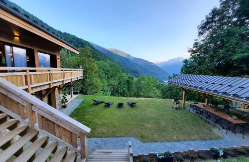 Vaujany Ski Chalet | Chalet Léonie 5* of 200m² for a dream stay.