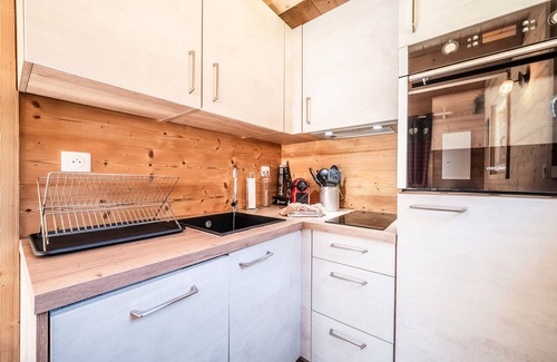 Abondance Ski Chalet | Chalet 'Léonie' with Mountain View, Shared Terrace and Wi-Fi