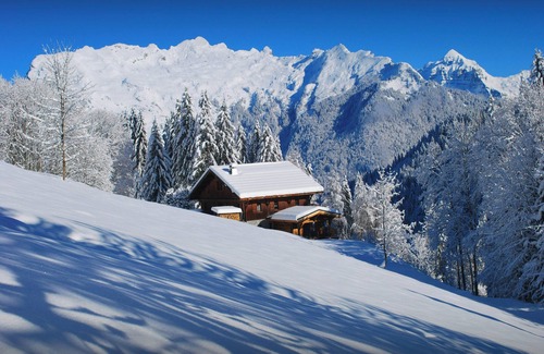 Samoens Ski Chalet | Chalet Les Pellys - superb alpine views and spa - OVO Network