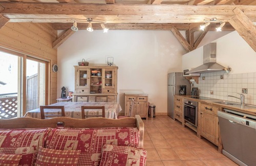 Sixt-Fer-a-Cheval Ski Chalet | Chalet 'Les Salamanes - 6-7 Pers' with Mountain View, Balcony and Wi-Fi