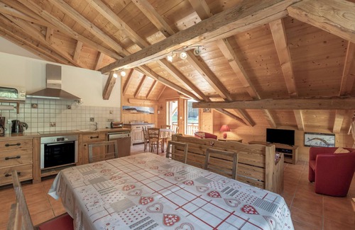 Sixt-Fer-a-Cheval Ski Chalet | Chalet 'Les Salamanes - 6-7 Pers' with Mountain View, Balcony and Wi-Fi