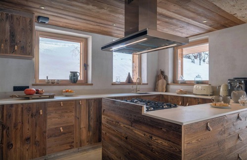 La Clusaz Ski Chalet | Chalet Limanosa - relaxing stay 15p with spa in La Clusaz - OVO Network