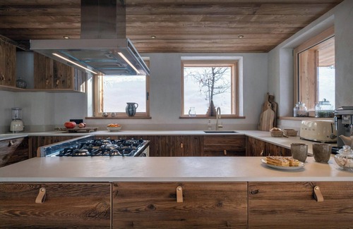 La Clusaz Ski Chalet | Chalet Limanosa - relaxing stay 15p with spa in La Clusaz - OVO Network