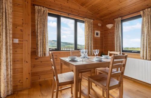 Kinross Ski Chalet | Chalet Loch Side Lodge 8 by Interhome