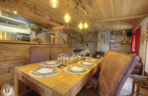 Thones Ski Chalet | Chalet Marlyne with large jacuzzi