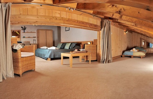Les Eucherts Bed & Breakfast | Chalet Matsuzaka