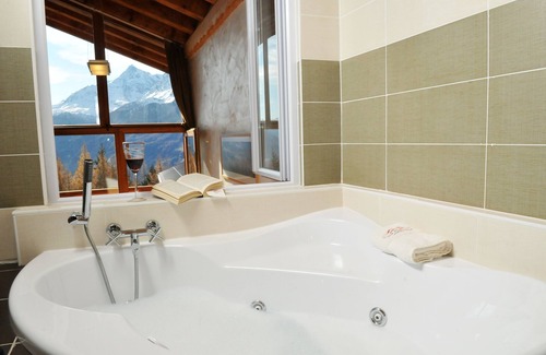 Les Eucherts Bed & Breakfast | Chalet Matsuzaka