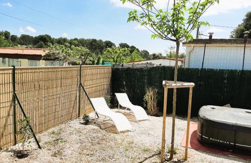 Le Castellet Ski Chalet | Chalet - Mer - Nature - village médiéval