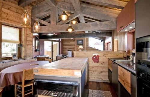 Courchevel Ski Chalet | Chalet moderne 4 chambres en suite, proche des pistes à Courchevel 1850 - FR-1-613A-33
