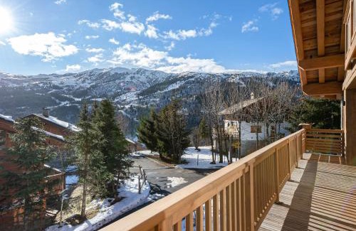 Meribel Village Ski Chalet | Chalet moderne lumineux proche pistes - 12 pers, 5 ch, parking, wifi, ménage inclus - FR-1-566-43