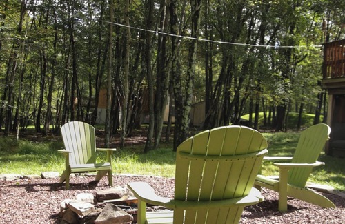 Albrightsville Ski Chalet | Chalet near Breweries, Wineries, Outlets, Raceway & Water Parks PET FRIENDLY!