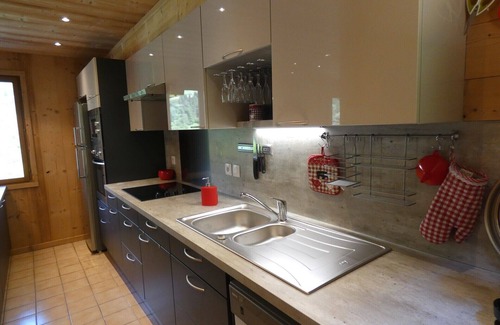 Thones Ski Chalet | Chalet near Lake Annecy beach wifi jacuzzi private parking pets welcome