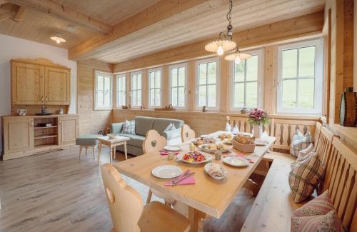 Grundlsee House | Chalet near Lake Grundlsee with Sauna