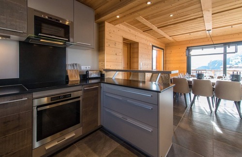 La Toussuire Ski Chalet | Chalet near piste with jacuzzi and home cinema - up to 14 guests