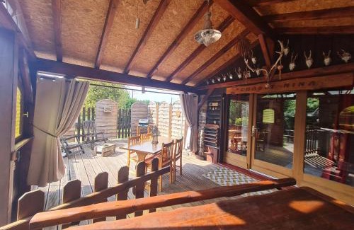 Anould House | Chalet Nina: Havre de paix en bord de rivière avec climatisation - FR-1-589-794