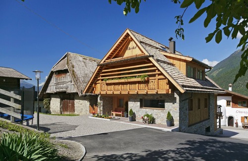 Schenna Ski Chalet | Chalet Obereggerhof. For demanding large families on the outskirts of Schenna.
