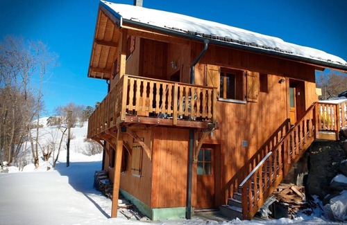 Albiez-le-Jeune Ski Chalet | Chalet of 2016, at 1310 m above the valley of the Maurienne
