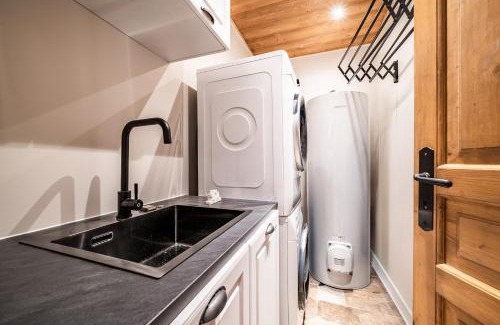 Chamonix-Mont-Blanc Ski Chalet | Chalet Olea Chamonix - by EMERALD STAY