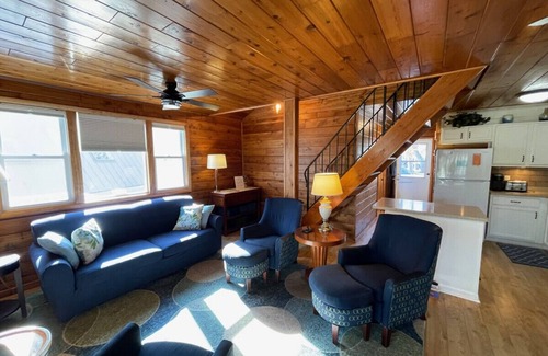 Stevensville House | Chalet on the Lake 76 w/Beach Access, Pools, Sport Courts, Fishing Pond & more!