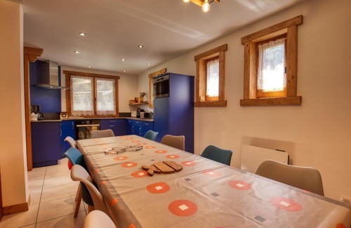 Morillon Ski Chalet | Chalet paisible à Morillon avec jacuzzi et proche des pistes skiables - FR-1-642-66