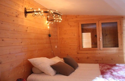 Le Praz de Lys Ski Chalet | Chalet Praz de Lys sleeps 17 on the slopes
