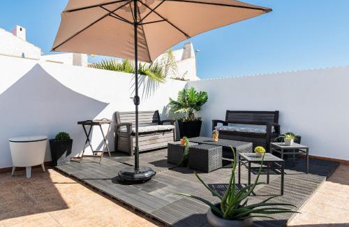 Mil Palmeras Apartment | Chalet Queen Venecia Sunrise
