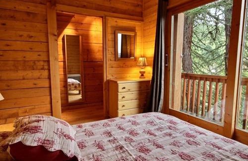 Plagne Centre Ski Chalet | Chalet rénové pour 10 avec jacuzzi, cheminée et WiFi aux pieds des pistes - FR-1-455-155