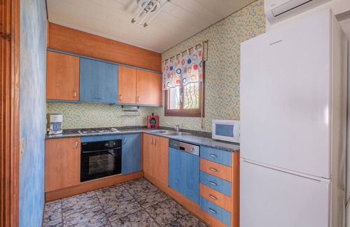 Vinaros House | Chalet Ramon with Terrace, Private Pool & A/C