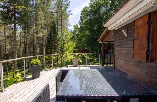Saint-Pompont House | Chalet rustique au Périgord Noir avec terrasse et équipements inclus - FR-1-616-57