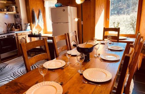 Samoens Ski Chalet | Chalet Savoyard avec Cheminée et Parking à Samoëns - FR-1-624-80