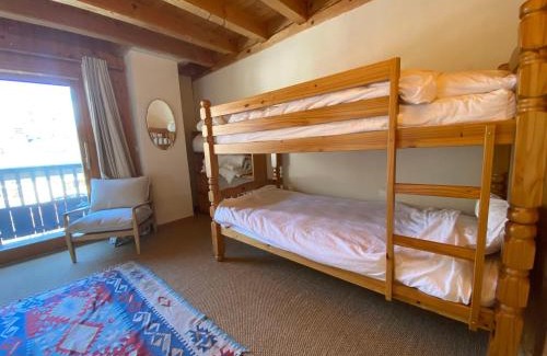 Samoens Ski Chalet | Chalet Savoyard avec Cheminée et Parking à Samoëns - FR-1-624-80