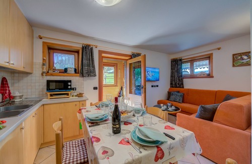 Livigno Apartment | Chalet Sciachilo’ Ski In-Ski Out 10m, Livigno, Italy