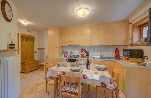 Livigno Apartment | Chalet Sciachilo’ Ski In-Ski Out 10m, Livigno, Italy