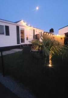 Jabbeke Ski Chalet | Chalet Sea-renity Lakeside met jacuzzi