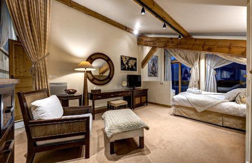 Les Houches Ski Chalet | Chalet Serena - luxury 7 Bedroom Chalet, Pool & Spa from The Hideaway