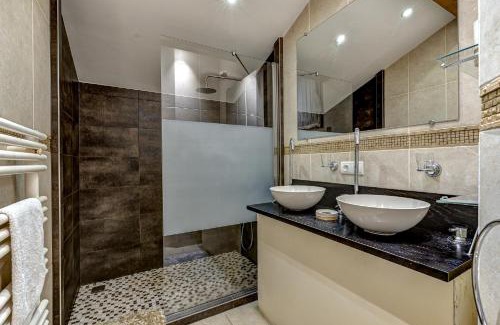 Les Houches Ski Chalet | Chalet Serena - luxury 7 Bedroom Chalet, Pool & Spa from The Hideaway