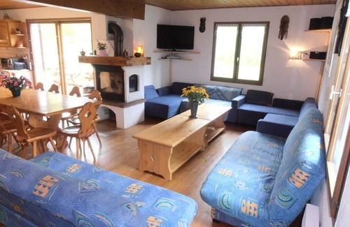 Les Orres Ski Chalet | Chalet 'St Victoire Pied Des Pistes' with Mountain View, Shared Pool and Wi-Fi