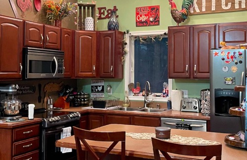 Sybertsville Ski Chalet | Chalet style 3-bedroom with WiFi, AC in tranquil Hazleton.
