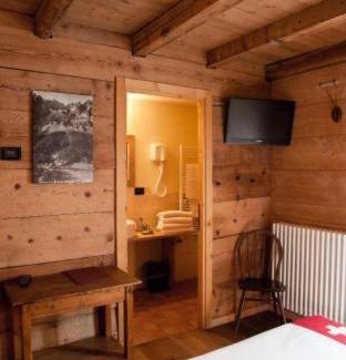 Courmayeur Apartment | Chalet Svizzero Apartments