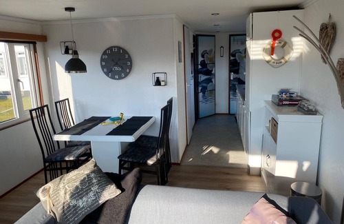 Buren Ski Chalet | Chalet T12 inclusief Fietsen. Zee en Strand op loopafstand!