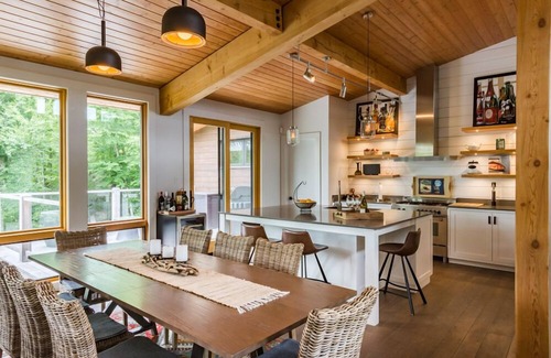 Mont-Tremblant House | Chalet Trappeur | Luxury Cottage Retreat with Hot Tub | Tremblant Living