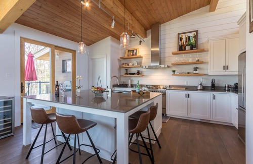Mont-Tremblant House | Chalet Trappeur | Luxury Cottage Retreat with Hot Tub | Tremblant Living